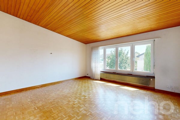 Grosszügiges Einfamilienhaus mit 2 Wohnungen und grossem Garten 11