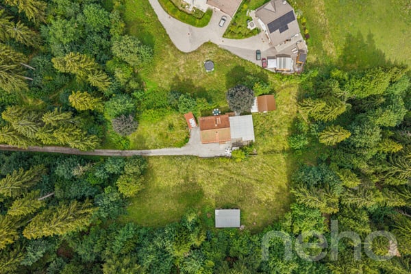 Maison à réinventer sur une parcelle de plus de 2'700 m² 1