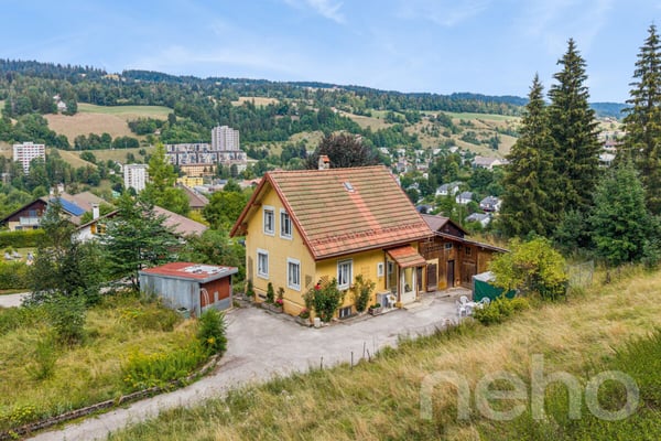 Maison à réinventer sur une parcelle de plus de 2'700 m² 2