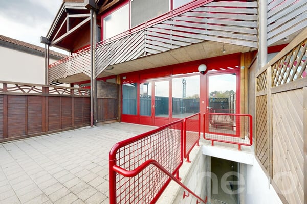 Immeuble mixte avec locaux commerciaux et appartement 3.5 pièces 12