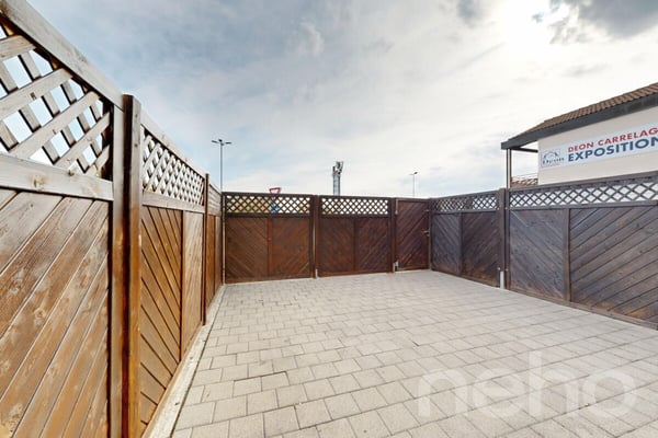 Immeuble mixte avec locaux commerciaux et appartement 3.5 pièces 10