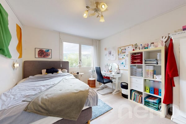 Helle 4.5-Zimmer-Wohnung mit 105 m², Cheminée, 2 Balkonen & Garage 9