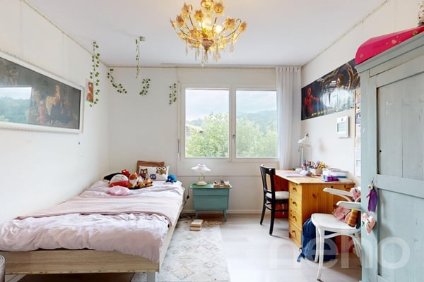 Helle 4.5-Zimmer-Wohnung mit 105 m², Cheminée, 2 Balkonen & Garage 8