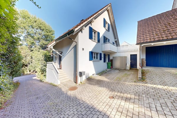 Doppeleinfamilienhaus mit Garten in Sackgasse 2