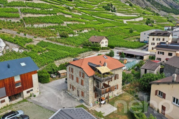 Immeuble de rendement à fort potentiel rendement brut projeté de 5 % 12
