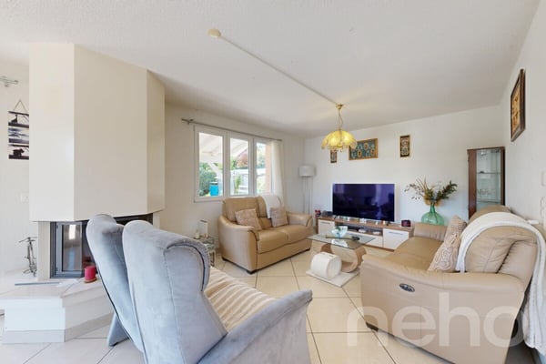 Maison familiale avec potentiel de studio ou bureau 5