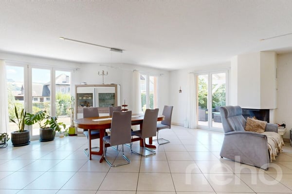 Maison familiale avec potentiel de studio ou bureau 4