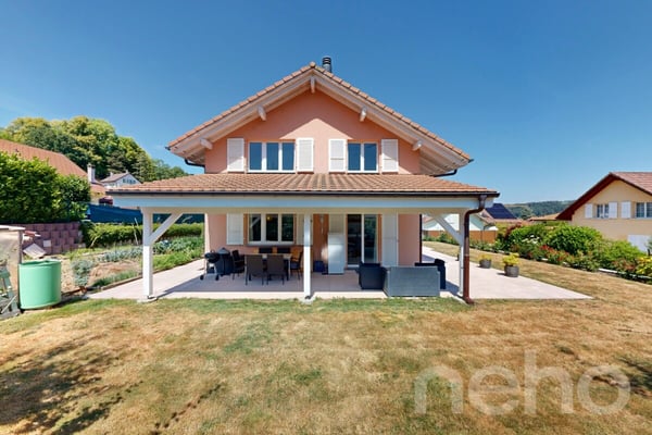 Maison familiale avec potentiel de studio ou bureau 2