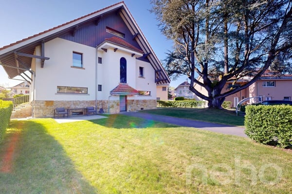 Triplex d'exception de 6,5 pièces avec sauna et jardin 12