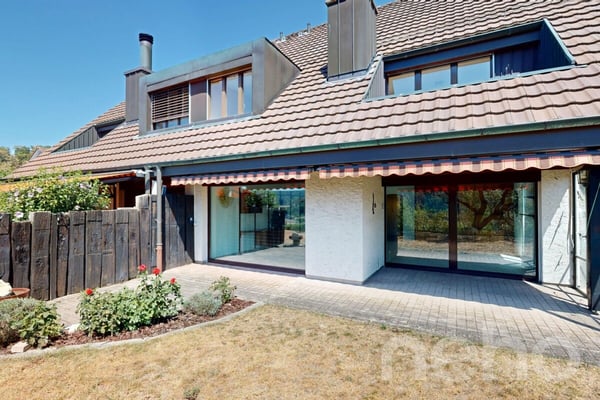 Doppel-Einfamilienhaus mit Weitsicht grosszügigem Garten 11