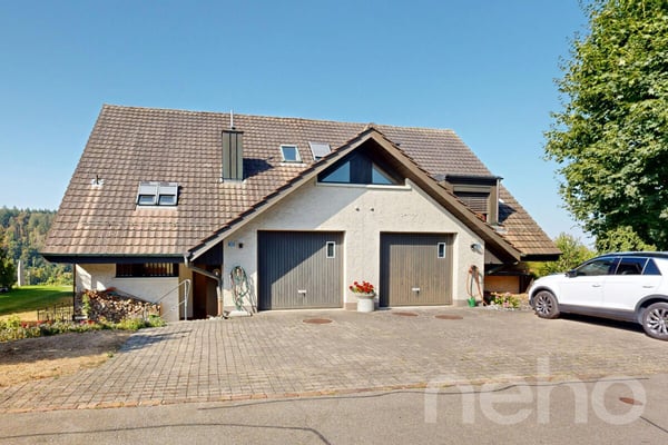 Doppel-Einfamilienhaus mit Weitsicht grosszügigem Garten
