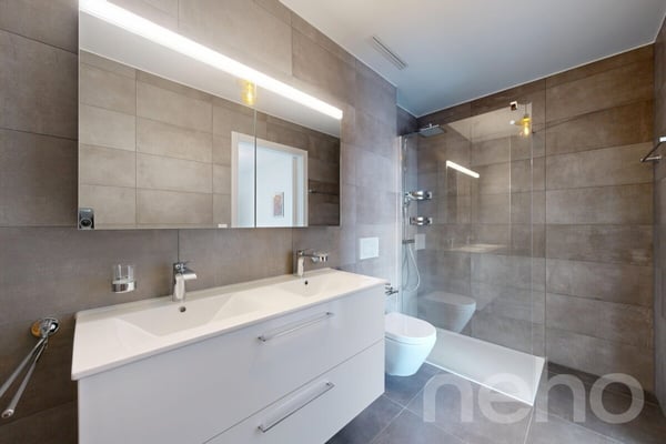 Lumineux 2.5 pièces avec balcon couvert et vue dégagée 11