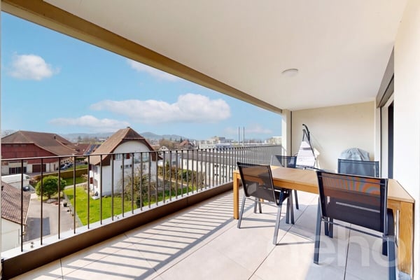 Lumineux 2.5 pièces avec balcon couvert et vue dégagée 1