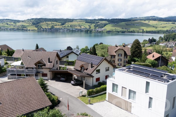 Doppeleinfamilienhaus mit Doppelcarport und Photovoltaikanlage 1