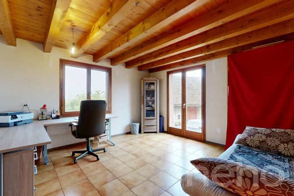 Maison jumelle rénovée à Penthéréaz ! 9