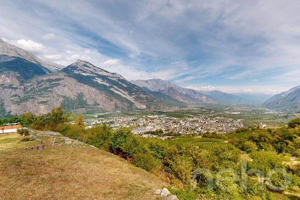 Maison rénovée avec grand jardin et vue sur les montagnes à Saxon 3
