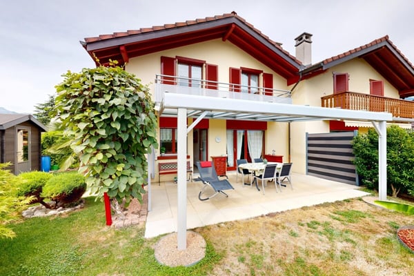 Maison avec jardin et terrasse plein sud à Collombey idéalement située 10