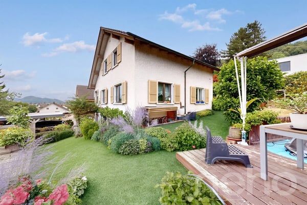 Freistehendes Einfamilienhaus mit herrlichem Garten und Grünsicht