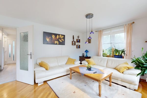 Freistehendes Einfamilienhaus mit herrlichem Garten und Grünsicht