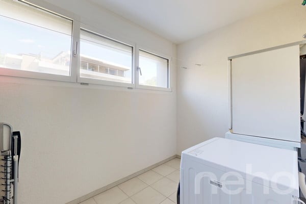 3.5pcs en parfait état, grande terrasse et proximité immédiate du CHUV 12