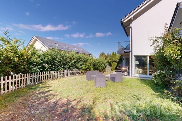 Epalinges: Maison mitoyenne avec grand jardin dans un quartier calme. 11