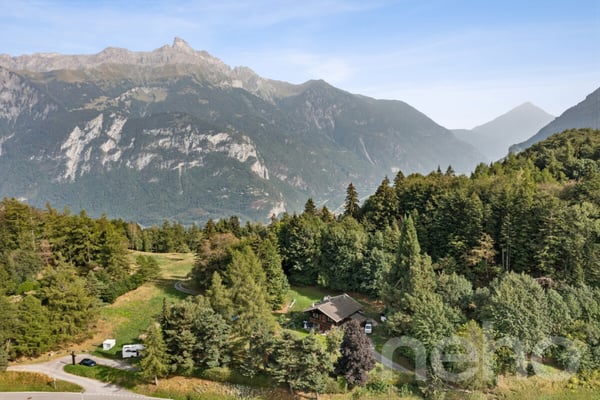 Les Giettes ? Chalet de caractère sur un terrain d'exception