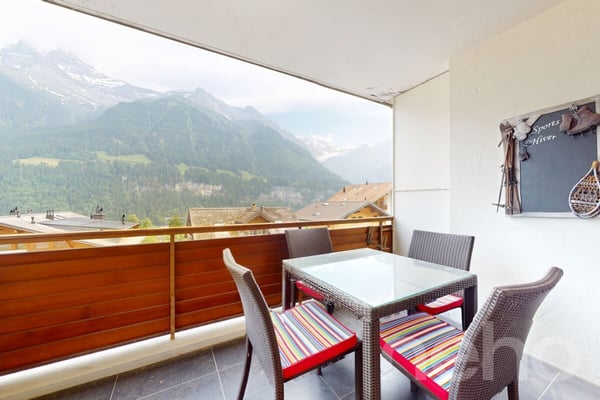 Appartement entièrement rénové plein centre Champéry, vue panoramique 10