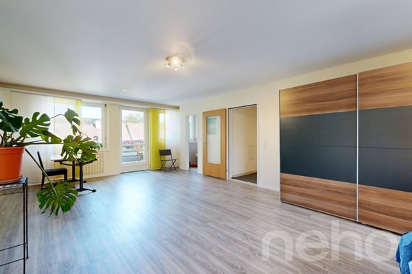 Einzigartige Dachgeschosswohnung mit Cheminée und Sichtbalken 11