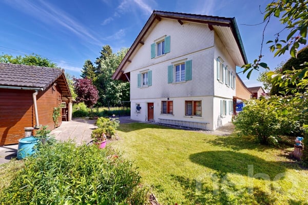 Charmantes Einfamilienhaus mit Weitblick ins Grüne in Kesswil TG