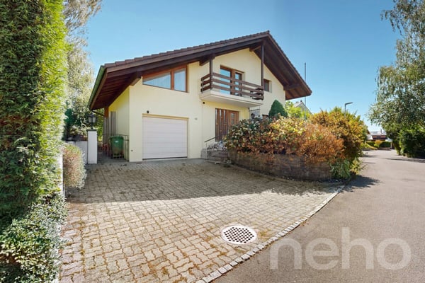 3.5-Zimmer-Einfamilienhaus mit grossem Grundstück in ruhiger Lage 1