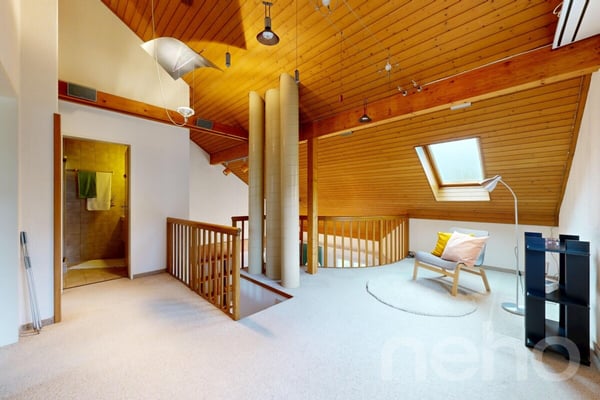 Lichtdurchflutete 5.5-Zimmer-Dachmaisonette mit Galerie und Balkon 8