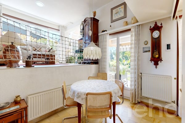 Villa d?architecte avec grand jardin et potentiel unique! 12