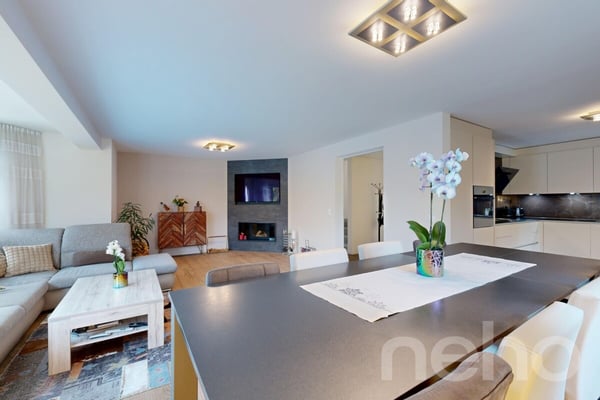Maison individuelle rénovée avec piscine et jardin arboré à Collombey 12