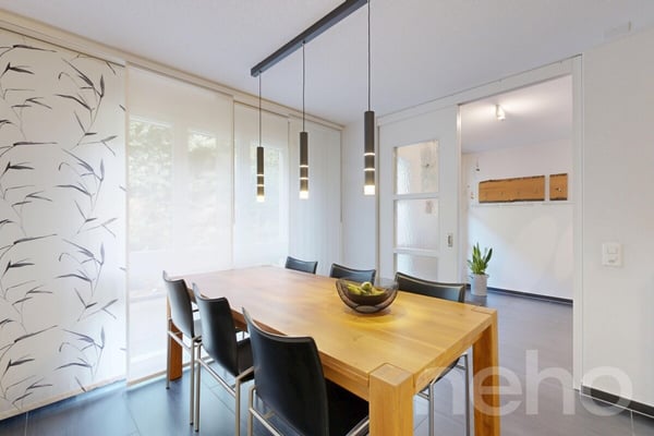 Groszügiges 5.5 Zimmer-Reihenhaus mit viel Platz in Birrhard