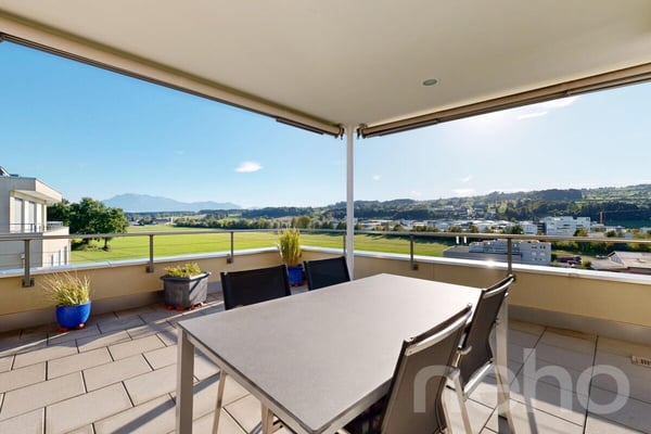Traumhafte Attikawohnung mit Bergsicht und 58 m² Terrasse