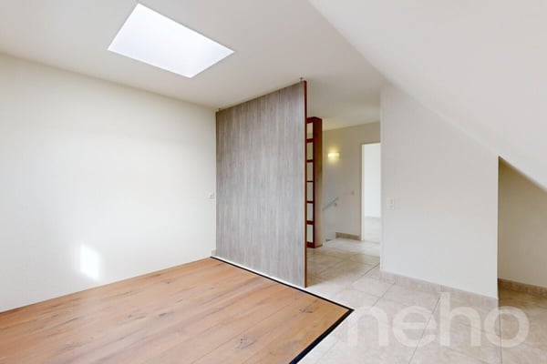 Zentrale 5-Zimmer-Maisonettewohnung in Bonstetten 8