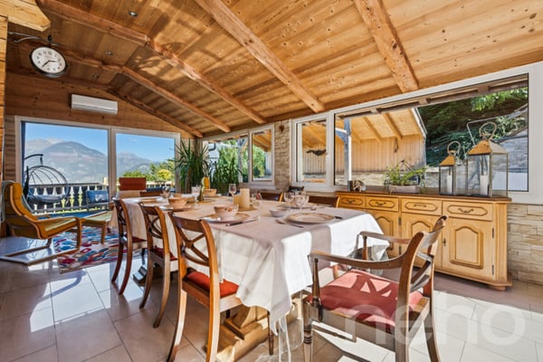 Chalet 8.5 + studio et vue dégagé dans un quartier calme bien situé 7