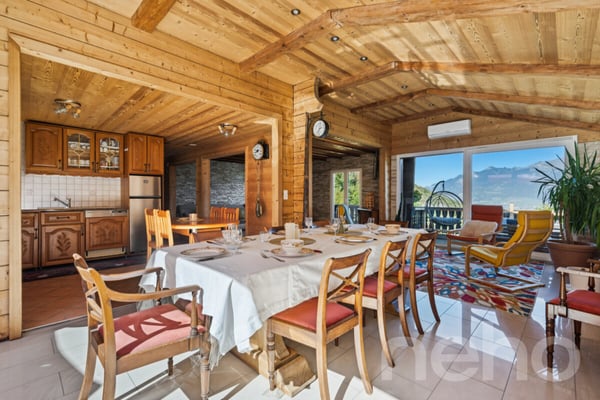 Chalet 8.5 + studio et vue dégagé dans un quartier calme bien situé 8