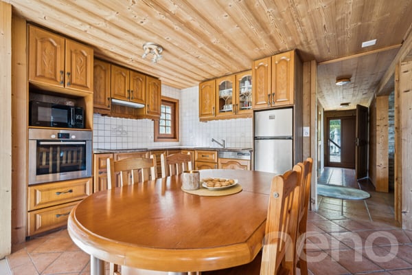 Chalet 8.5 + studio et vue dégagé dans un quartier calme bien situé 5