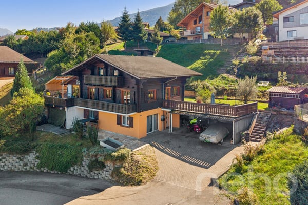 Chalet 8.5 + studio et vue dégagé dans un quartier calme bien situé 1