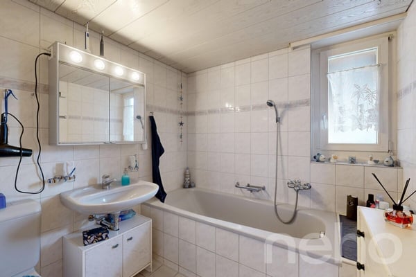 Charmantes Zweifamilienhaus mit Potenzial in Kappelen 10