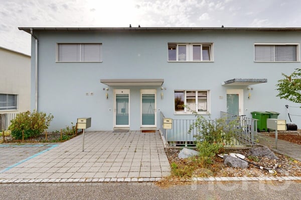 4.5-Zimmer-Doppeleinfamilienhaus mit Garten, Terrasse & Weitsicht