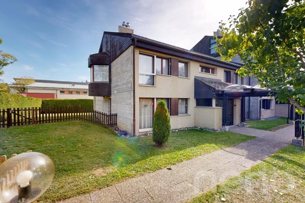 Spacieux duplex familial de 7.5 pcs (227 m²) 12