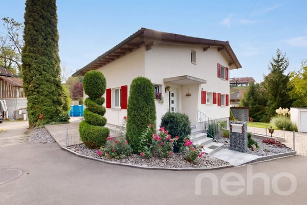 Ruhe, Raum und Natur - 5.5-Zimmer-Haus am Ende der Sackgasse 12