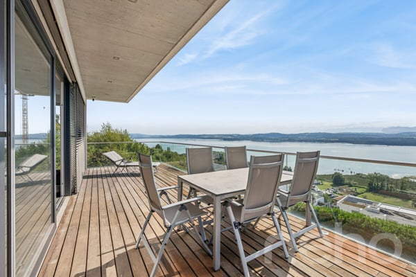 Exclusif: Villa d'architecte avec vue sur le Lac de Morat