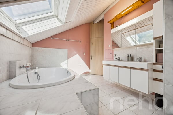 6.5-Zimmer-Einfamilienhaus mit Einliegerstudio und Seesicht 11