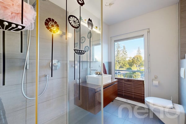 Private Oase: Exklusives 3.5-Zimmer-Einfamilienhaus mit Pool 11