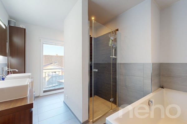 Private Oase: Exklusives 3.5-Zimmer-Einfamilienhaus mit Pool 8