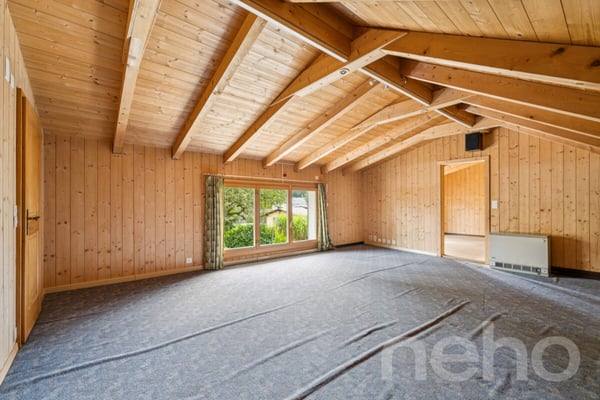 Freistehendes Einfamilienhaus mit viel Land und Potenzial 8