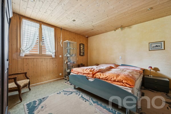Freistehendes Einfamilienhaus mit viel Land und Potenzial 10